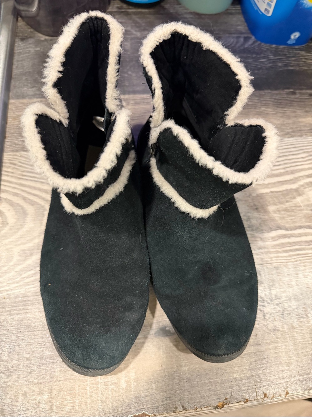 UGG Boots Girls Size 4